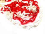 Plastic chain 5 mm, white / red